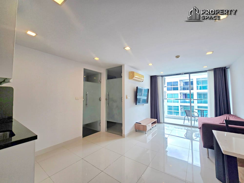 Pool View 45sqm 1 Bedroom Unit In Royal Park 3 Pratumnak Pattaya Image 4