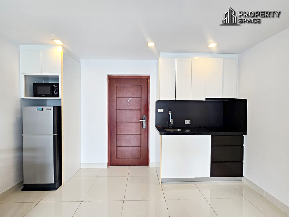 Pool View 45sqm 1 Bedroom Unit In Royal Park 3 Pratumnak Pattaya Image 10