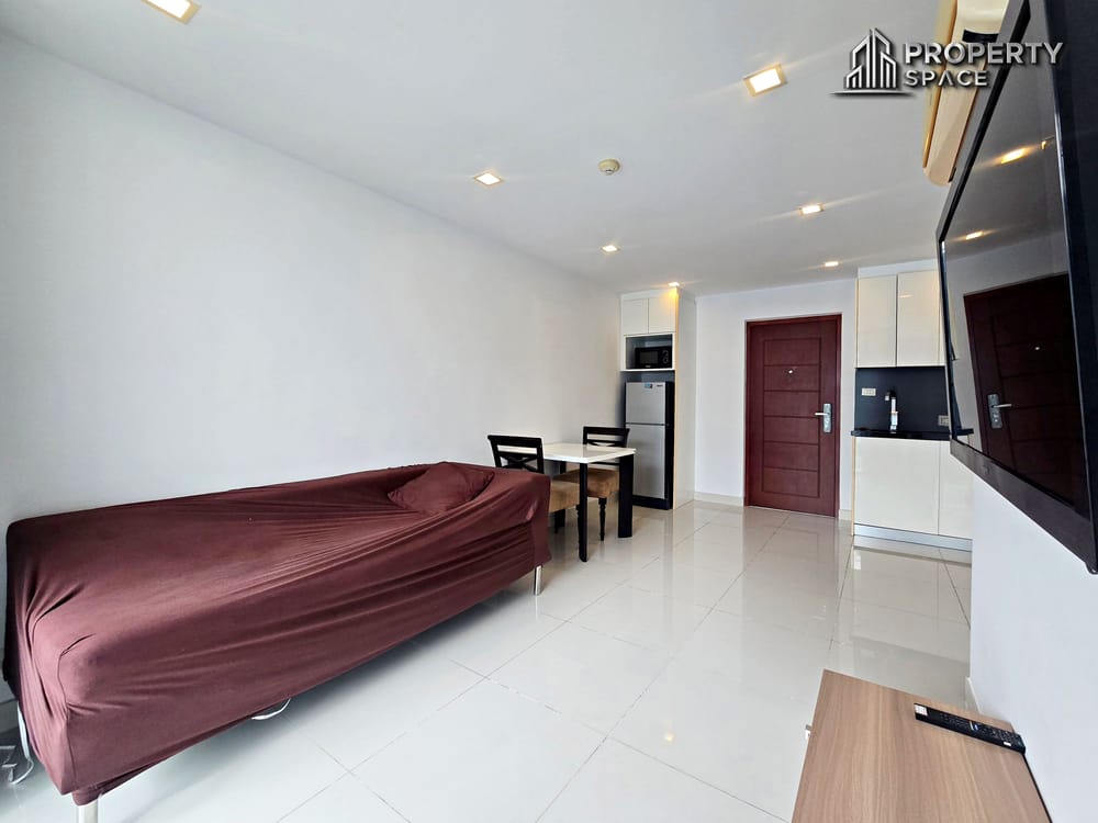 Pool View 45sqm 1 Bedroom Unit In Royal Park 3 Pratumnak Pattaya Image 6