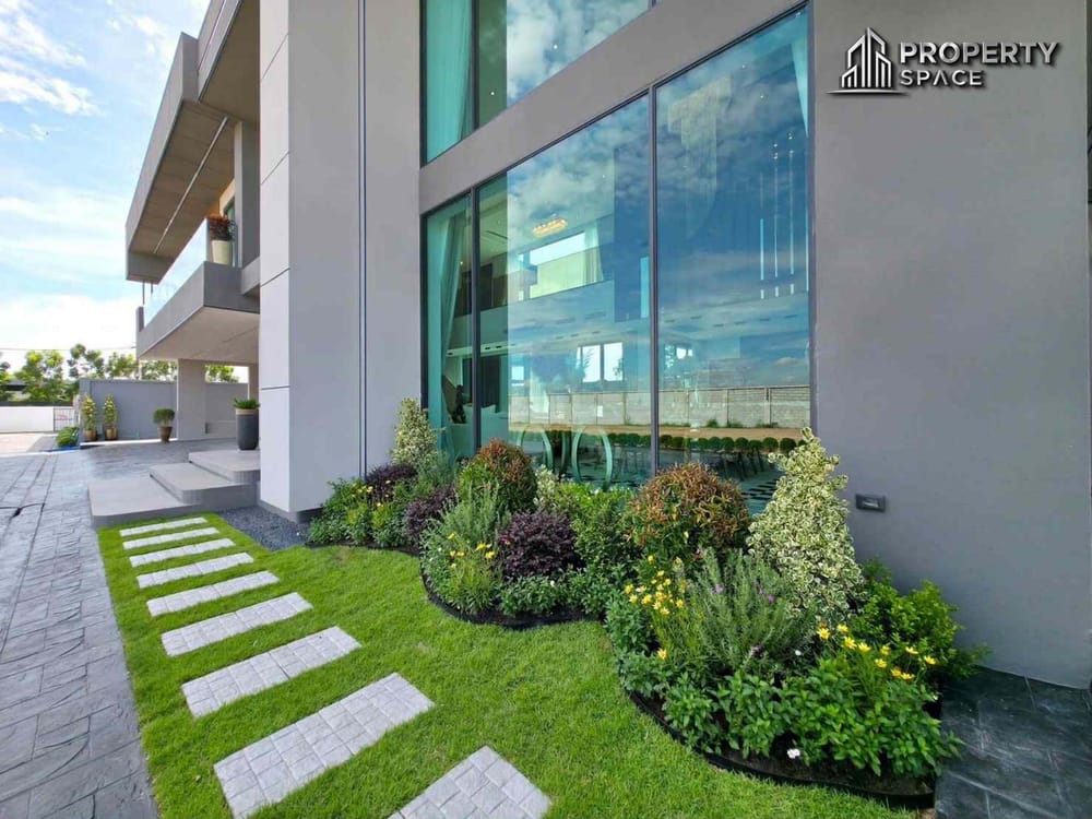 Elite Modern Luxury 5 Bedroom Pool Villa In East Pattaya  Image 32