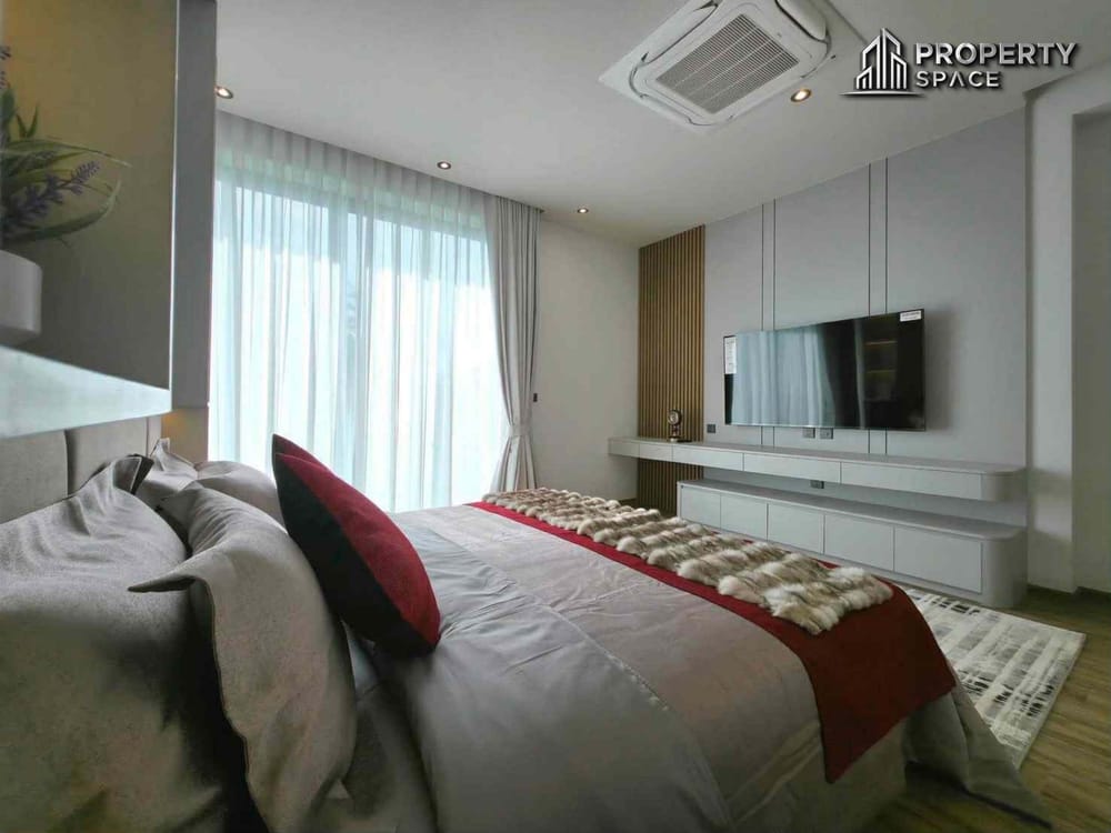 Elite Modern Luxury 5 Bedroom Pool Villa In East Pattaya  Image 24