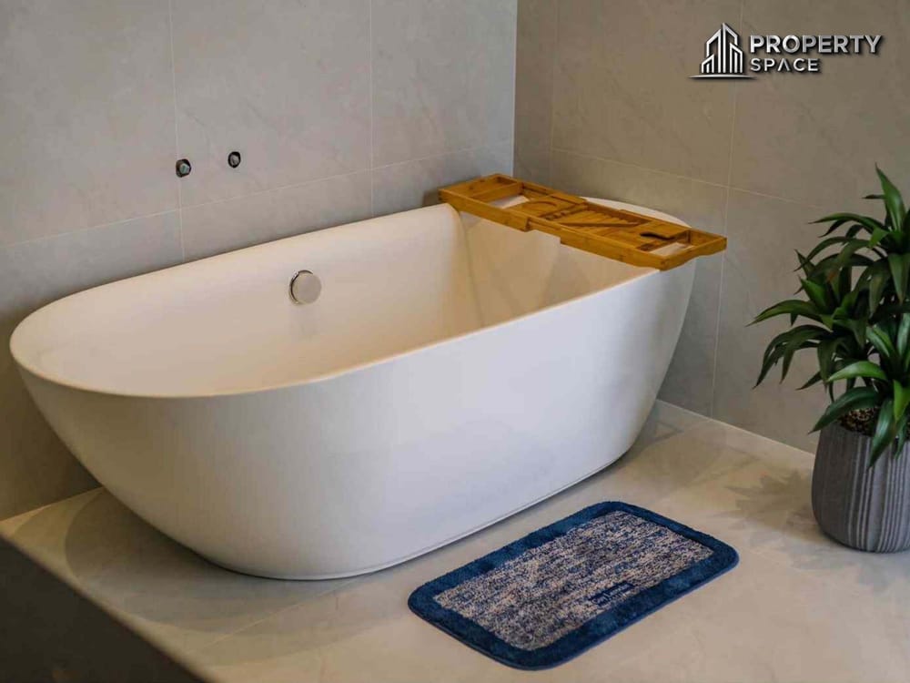 Elite Modern Luxury 5 Bedroom Pool Villa In East Pattaya  Image 17