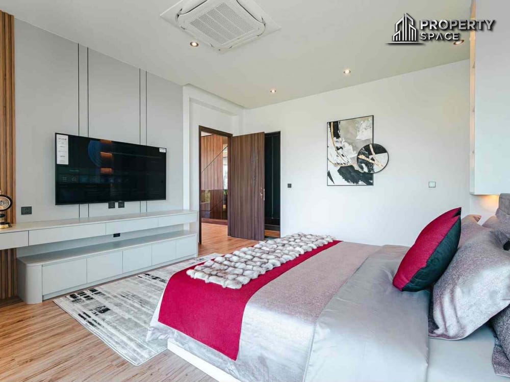 Elite Modern Luxury 5 Bedroom Pool Villa In East Pattaya  Image 23