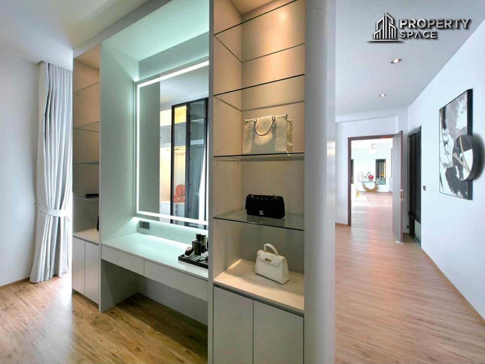 Elite Modern Luxury 5 Bedroom Pool Villa In East Pattaya  Image 25