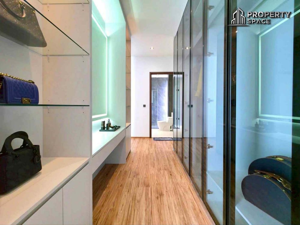 Elite Modern Luxury 5 Bedroom Pool Villa In East Pattaya  Image 14