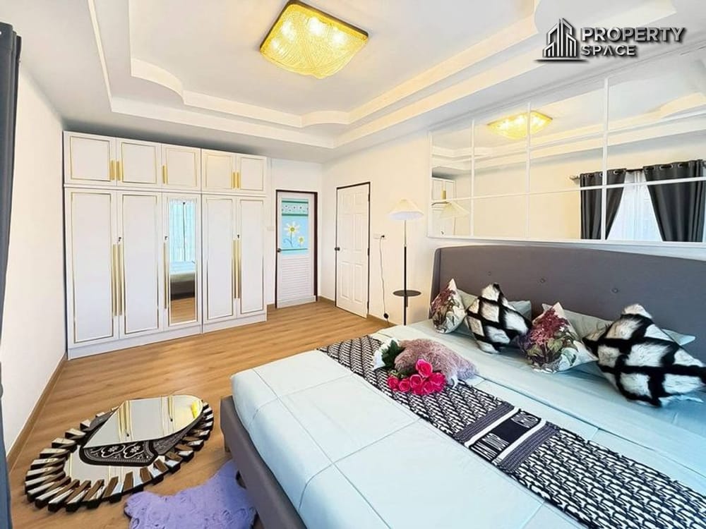 Spacious 5-Bedroom Detached House In Soi Nern Plub Wan Pattaya Image 15