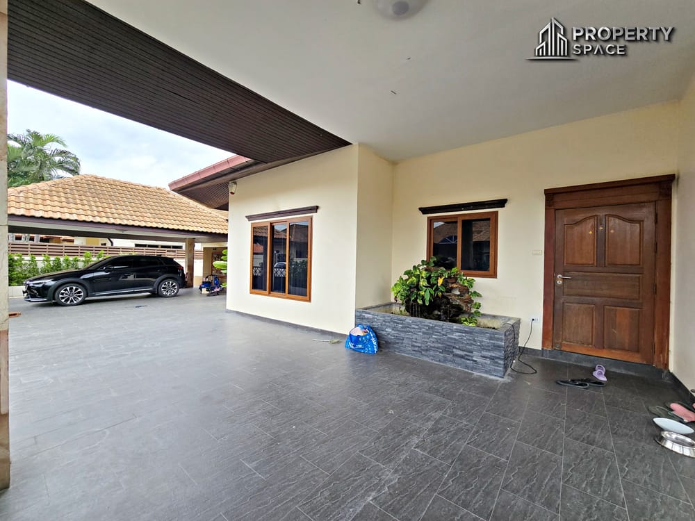 Spacious 3 Bedroom Pool Villa Near International School In East Pattaya Image 32