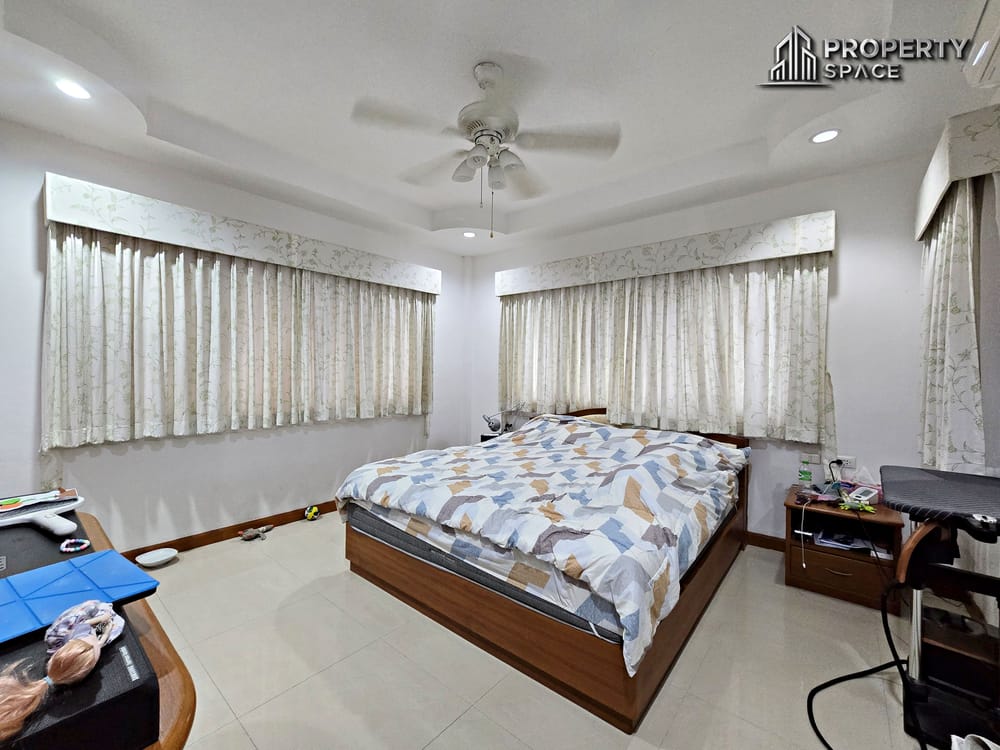 Spacious 3 Bedroom Pool Villa Near International School In East Pattaya Image 23