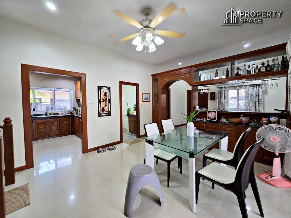 Spacious 3 Bedroom Pool Villa Near International School In East Pattaya Image 15
