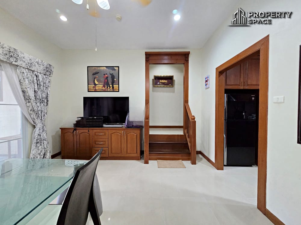 Spacious 3 Bedroom Pool Villa Near International School In East Pattaya Image 14