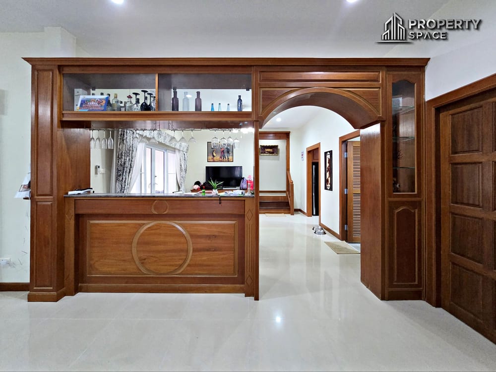 Spacious 3 Bedroom Pool Villa Near International School In East Pattaya Image 12