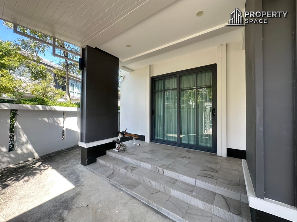 Modern 3 Bedroom House In Quality Compound Near Regent International School Pattaya Image 3