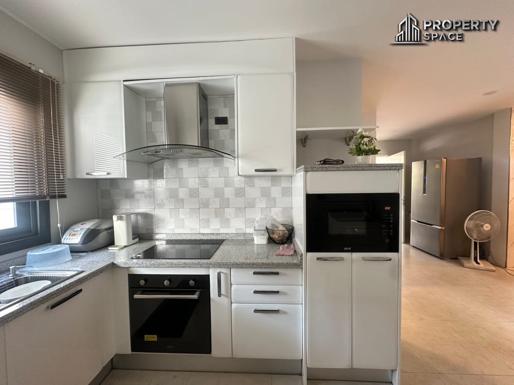 Modern 3 Bedroom House In Quality Compound Near Regent International School Pattaya Image 11