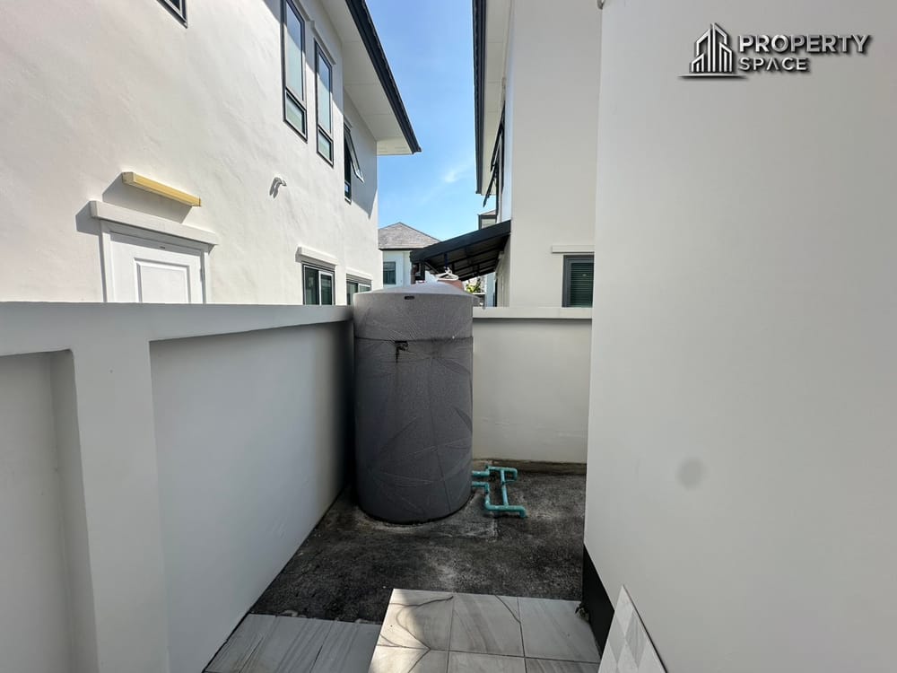 Modern 3 Bedroom House In Quality Compound Near Regent International School Pattaya Image 31