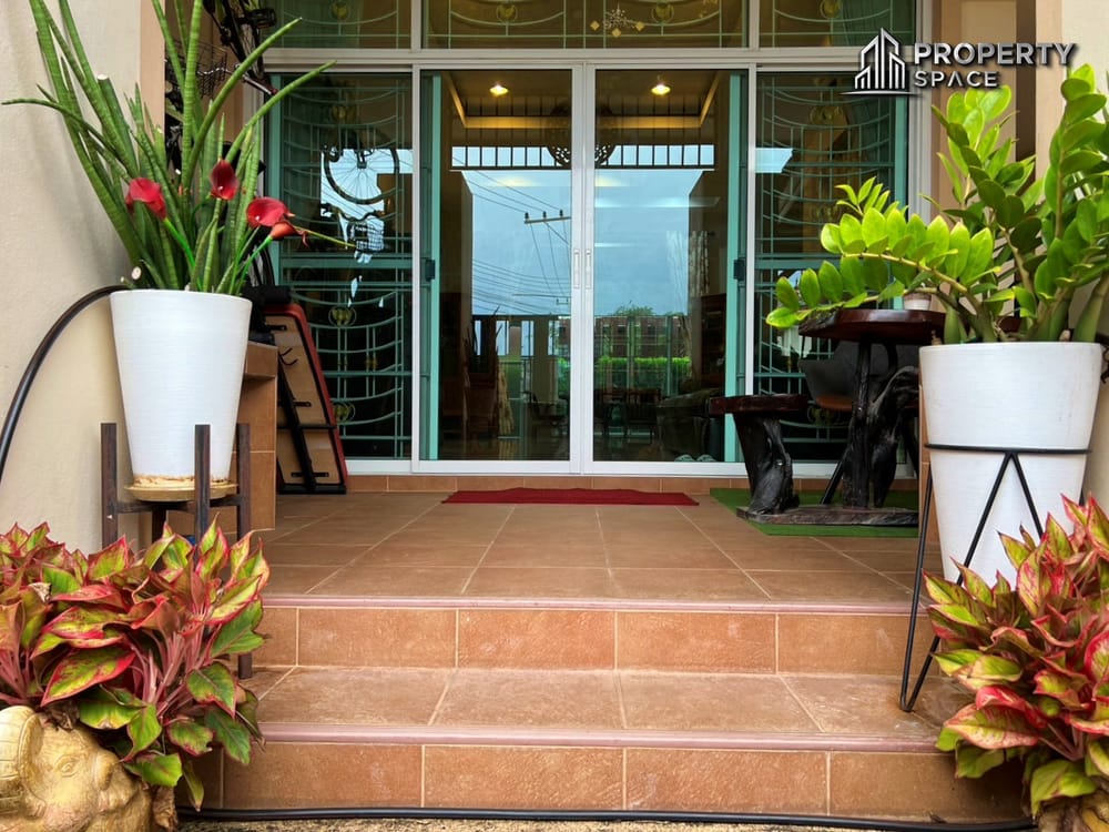 Ideal Family Living 3 Bedroom Pool Villa Near Regent International School Pattaya Image 3