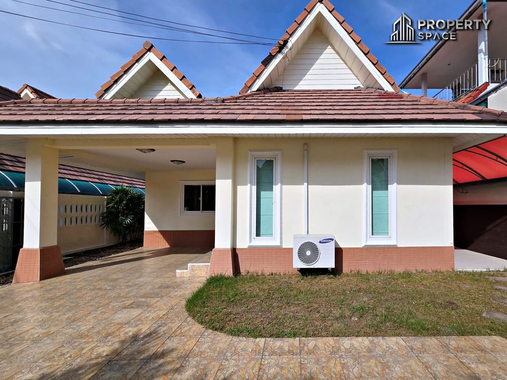 Single Story 3 Bedroom House Near The Chilled Shopping Mall Pattaya Image 1