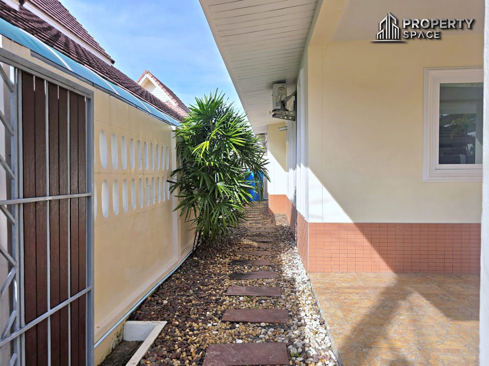 Single Story 3 Bedroom House Near The Chilled Shopping Mall Pattaya Image 24