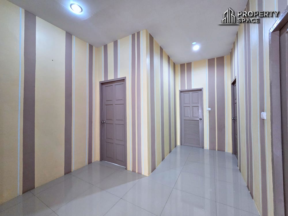 Single Story 3 Bedroom House Near The Chilled Shopping Mall Pattaya Image 11