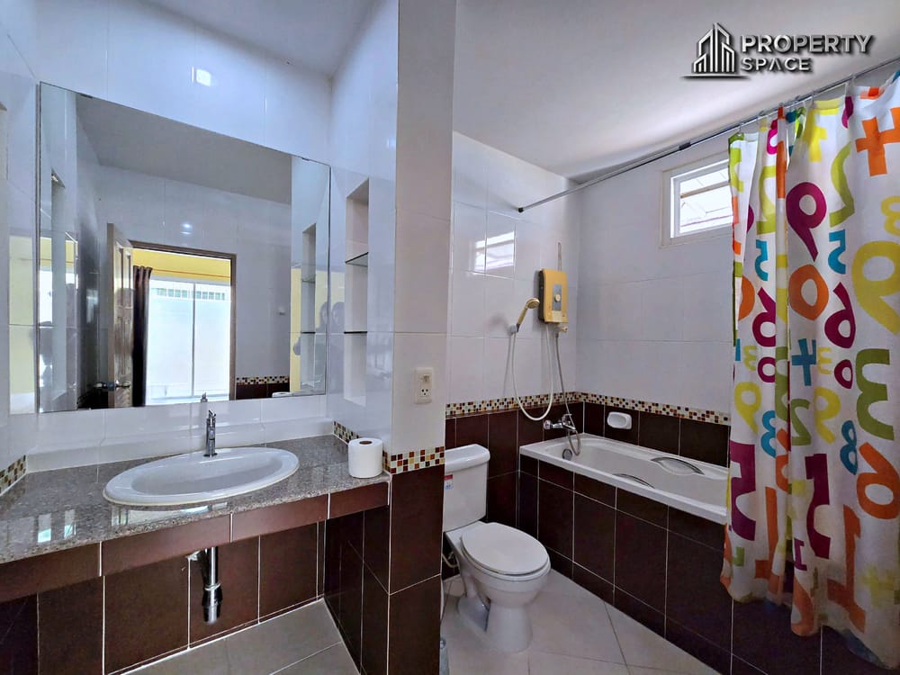 Single Story 3 Bedroom House Near The Chilled Shopping Mall Pattaya Image 16