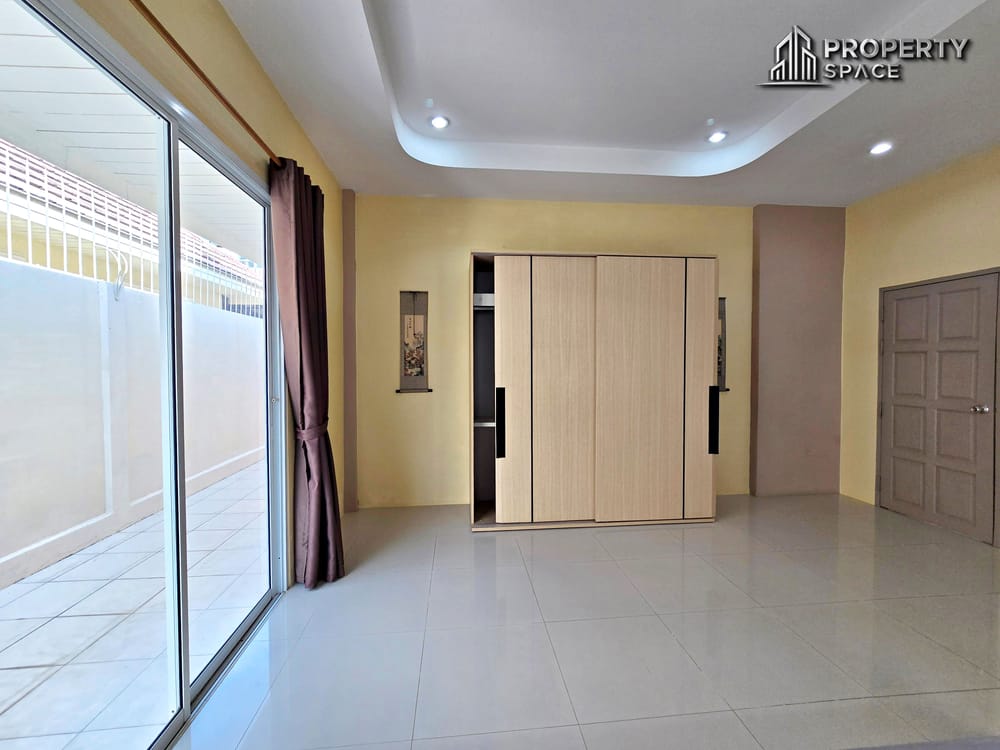 Single Story 3 Bedroom House Near The Chilled Shopping Mall Pattaya Image 15
