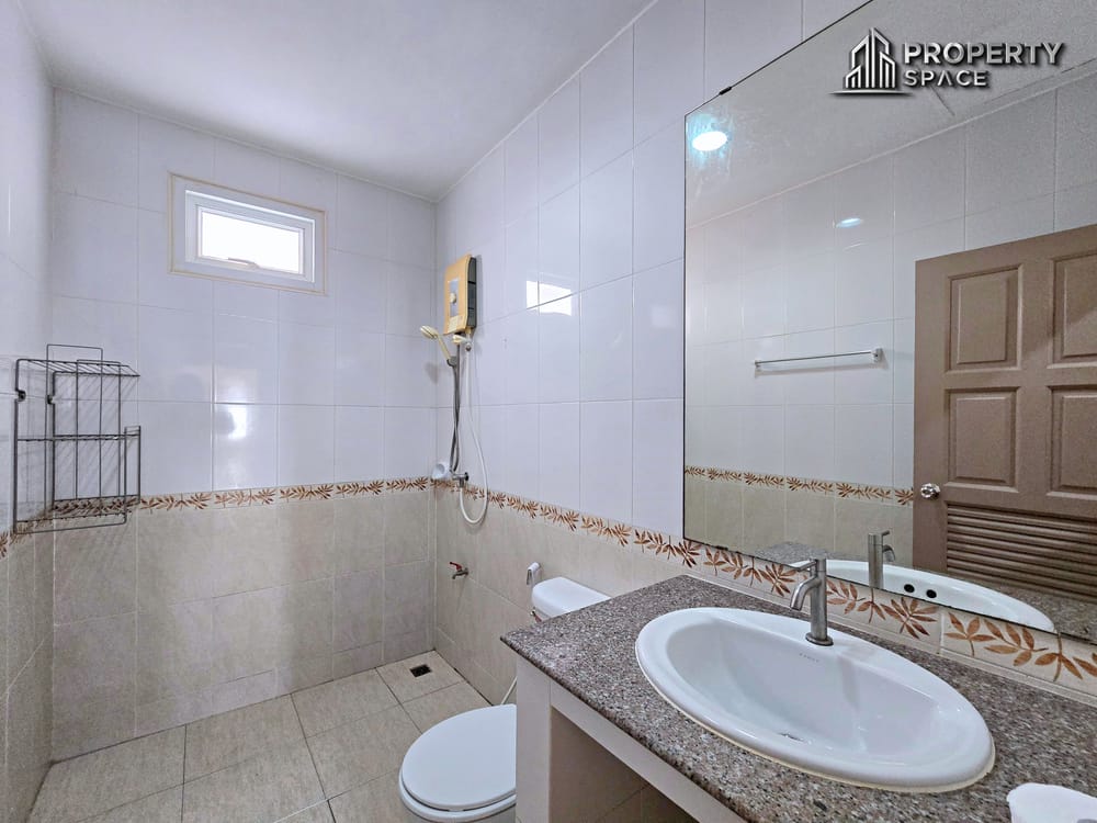 Single Story 3 Bedroom House Near The Chilled Shopping Mall Pattaya Image 22