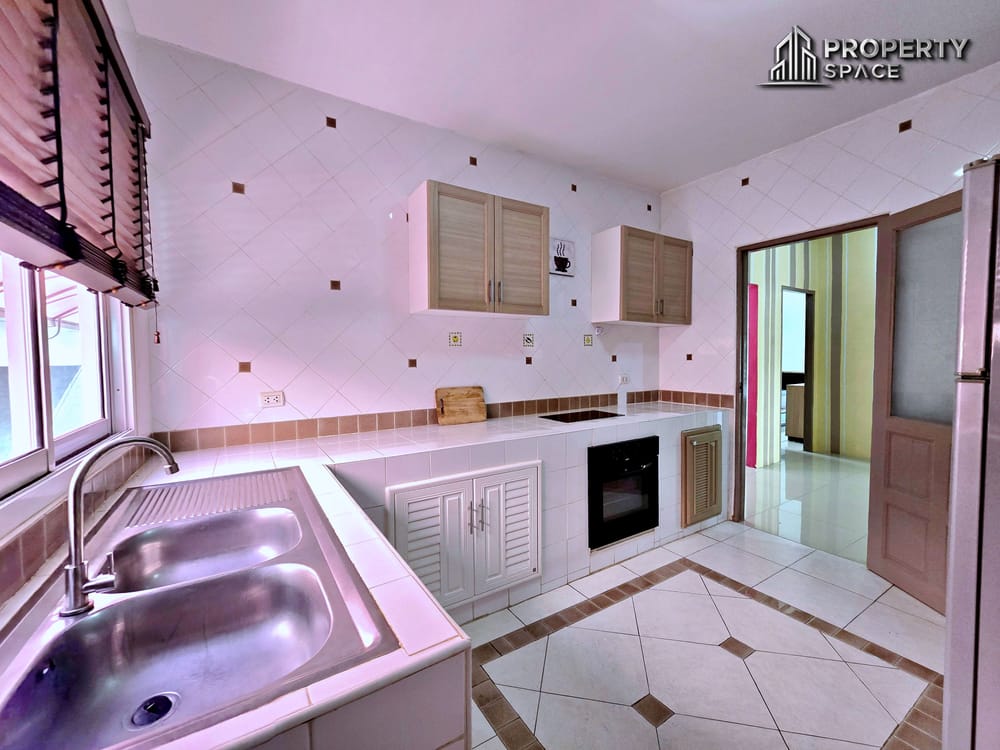 Single Story 3 Bedroom House Near The Chilled Shopping Mall Pattaya Image 10