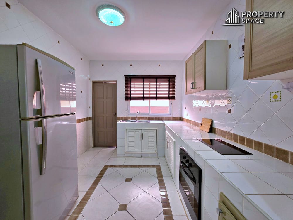 Single Story 3 Bedroom House Near The Chilled Shopping Mall Pattaya Image 8