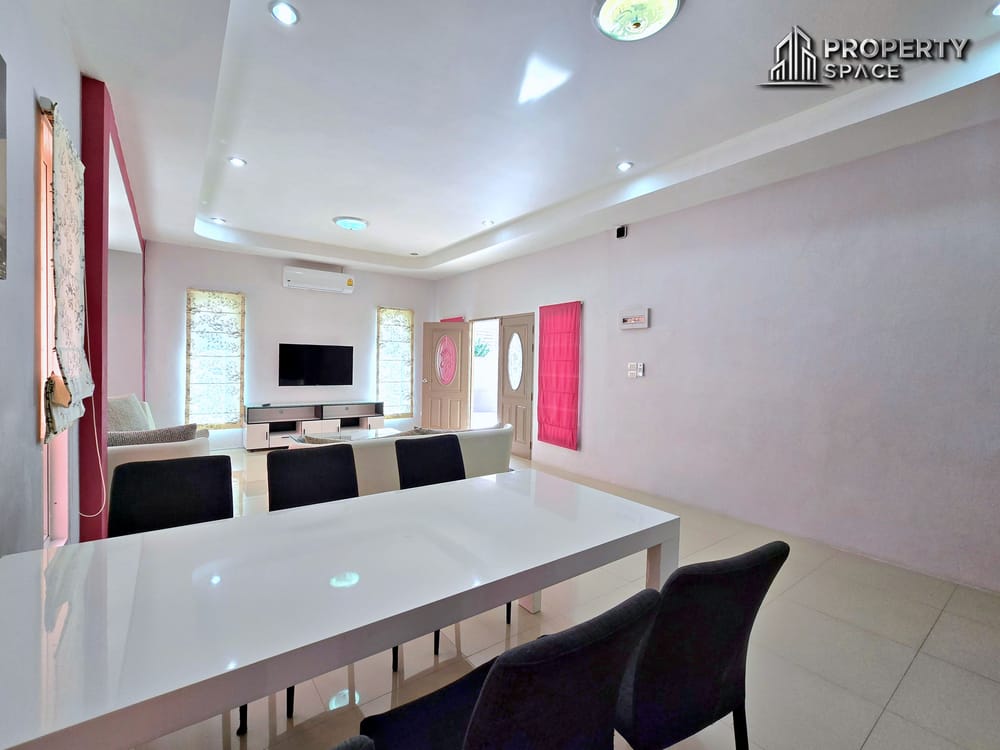Single Story 3 Bedroom House Near The Chilled Shopping Mall Pattaya Image 7
