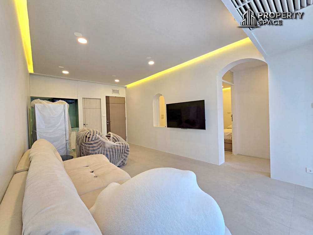 Beachfront Wongamat Pet-Friendly 2-Bedroom Condo In Siam Penthouse 3 Pattaya Image 6