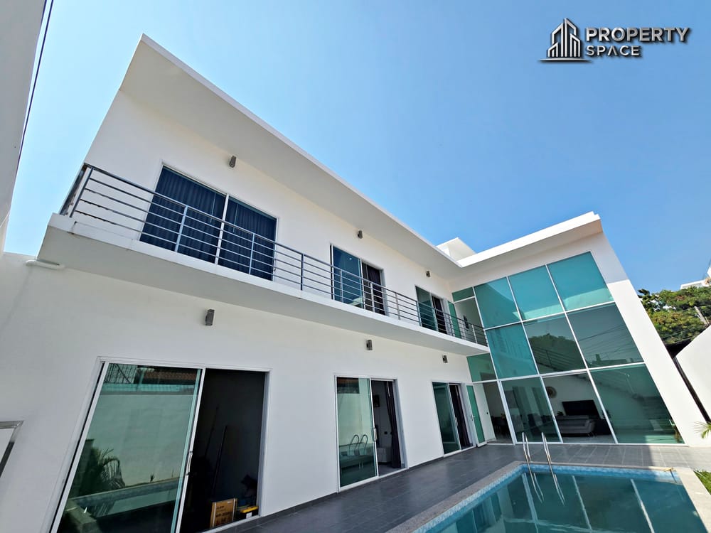 Brand New Luxury 2 Storey 6 Bedrooms Pool Villa in the Heart of Pratumnak Pattaya Image 1