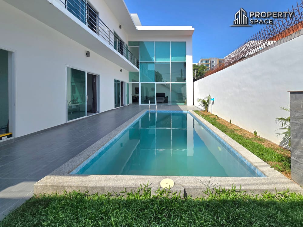 Brand New Luxury 2 Storey 6 Bedrooms Pool Villa in the Heart of Pratumnak Pattaya Image 3