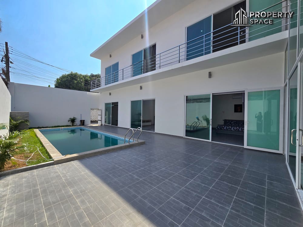 Brand New Luxury 2 Storey 6 Bedrooms Pool Villa in the Heart of Pratumnak Pattaya Image 4