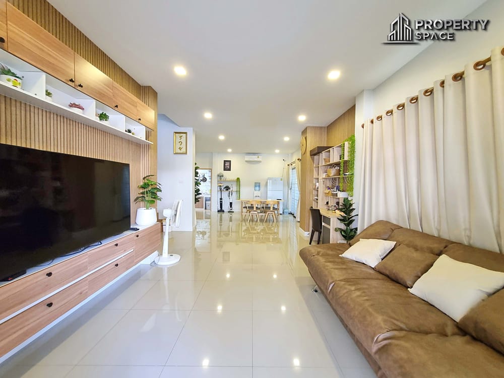 Single Corner Plot Two Storey Modern 3 Bedroom In East Pattaya Image 5