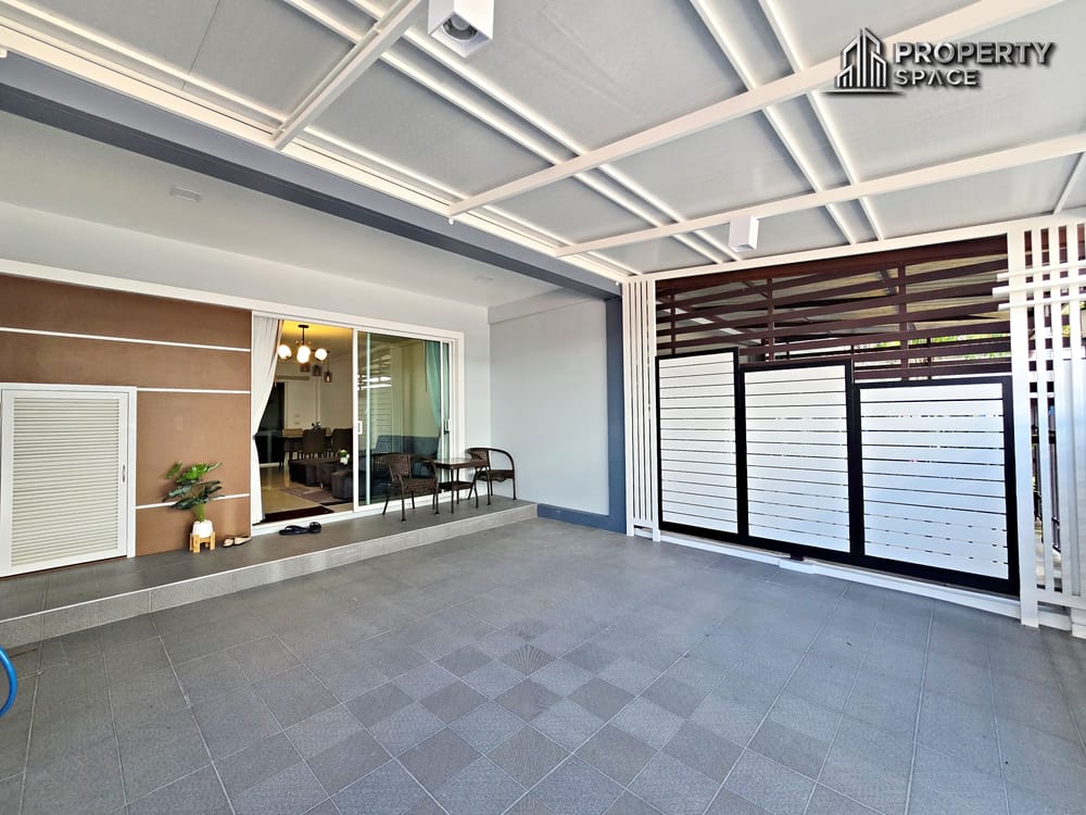 Modern 2 Storey Townhouse 3 Bedrooms in Supalai Bella Siam Country Club Pattaya Image 4