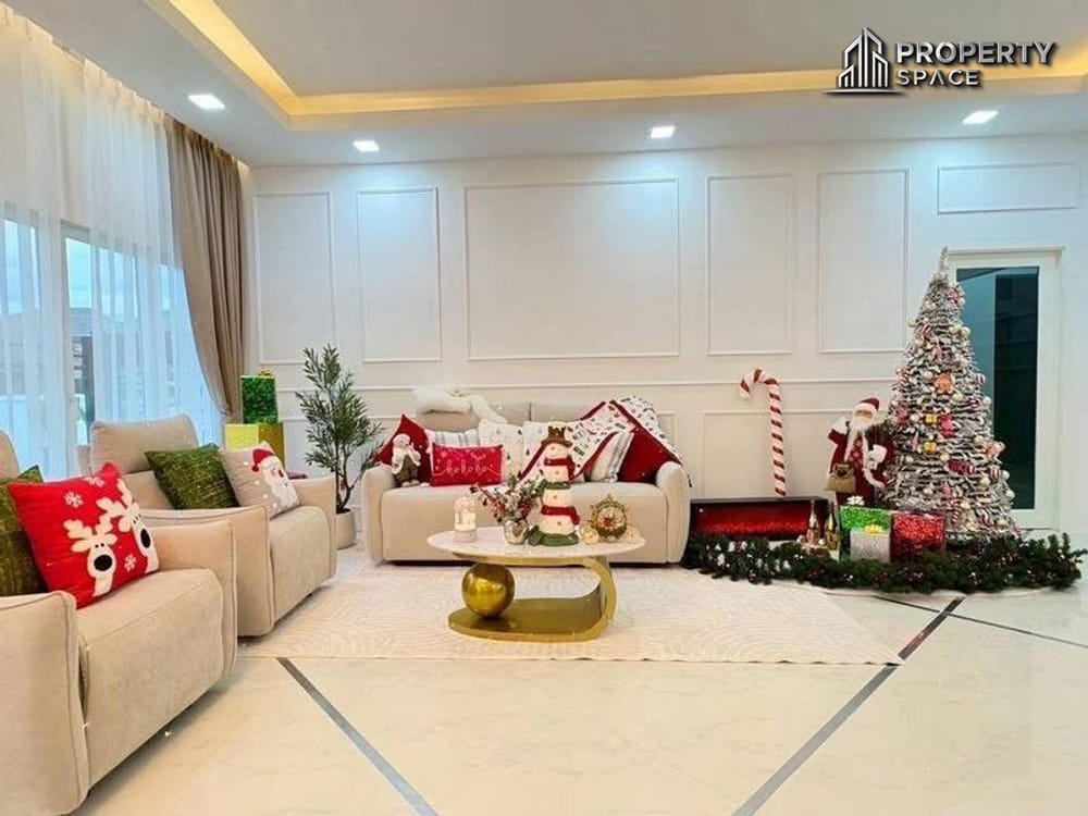 Spacious Pet-Friendly 5-Bedroom Modern Pool Villa In PMC Village 2 Pattaya Image 4