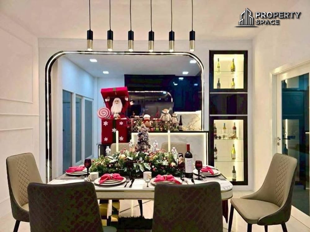 Spacious Pet-Friendly 5-Bedroom Modern Pool Villa In PMC Village 2 Pattaya Image 6