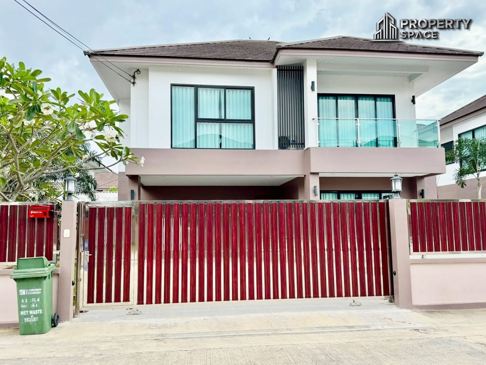 Modern 2 Storey 4 Bedroom Pool Villa in The Lake Huai Yai Pattaya Image 3