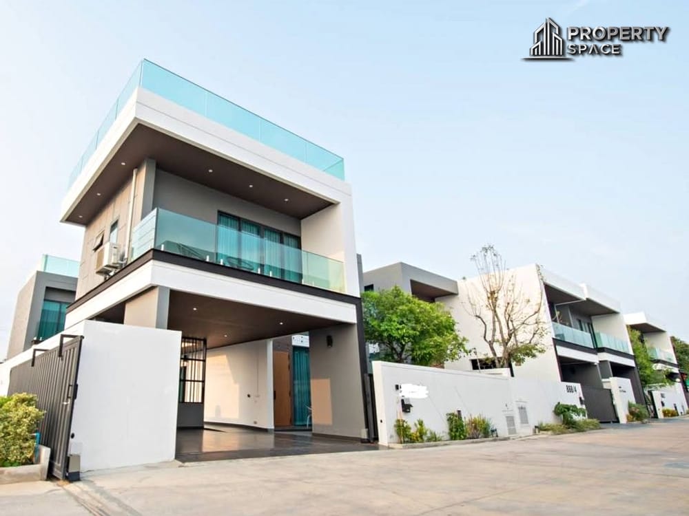 Stunning Luxury 3-Storey 6 Bedrooms Pool Villa In Astro Hill Pattaya Image 1