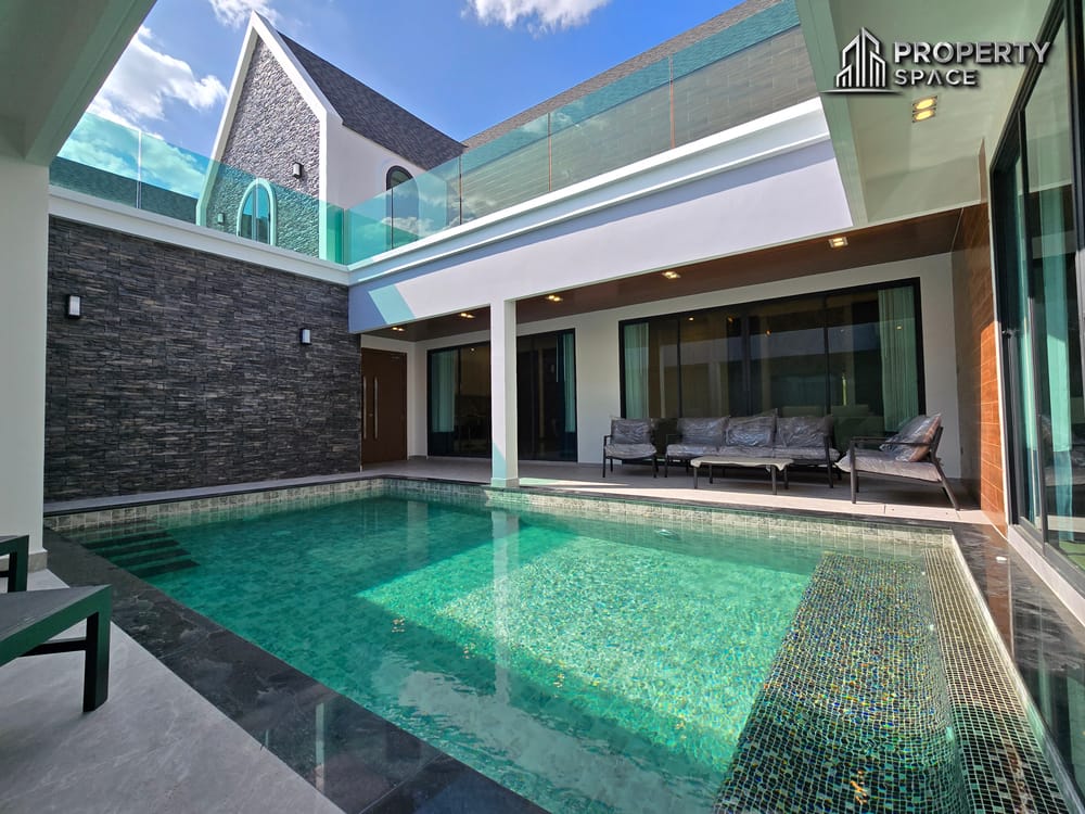 Luxury New 5 Bedroom Modern Pool Villa in Baan Mae Bibury In East Pattaya Image 4