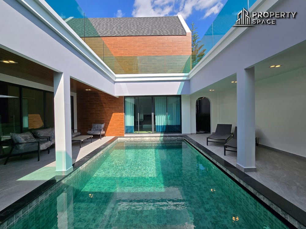 Luxury New 5 Bedroom Modern Pool Villa in Baan Mae Bibury In East Pattaya Image 3