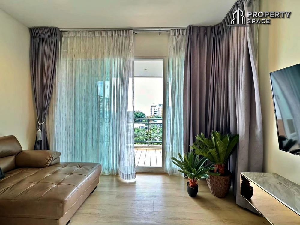 Stylish 2 Bedroom Sea View In Reflection Jomtien Beachfront Condominium Image 5