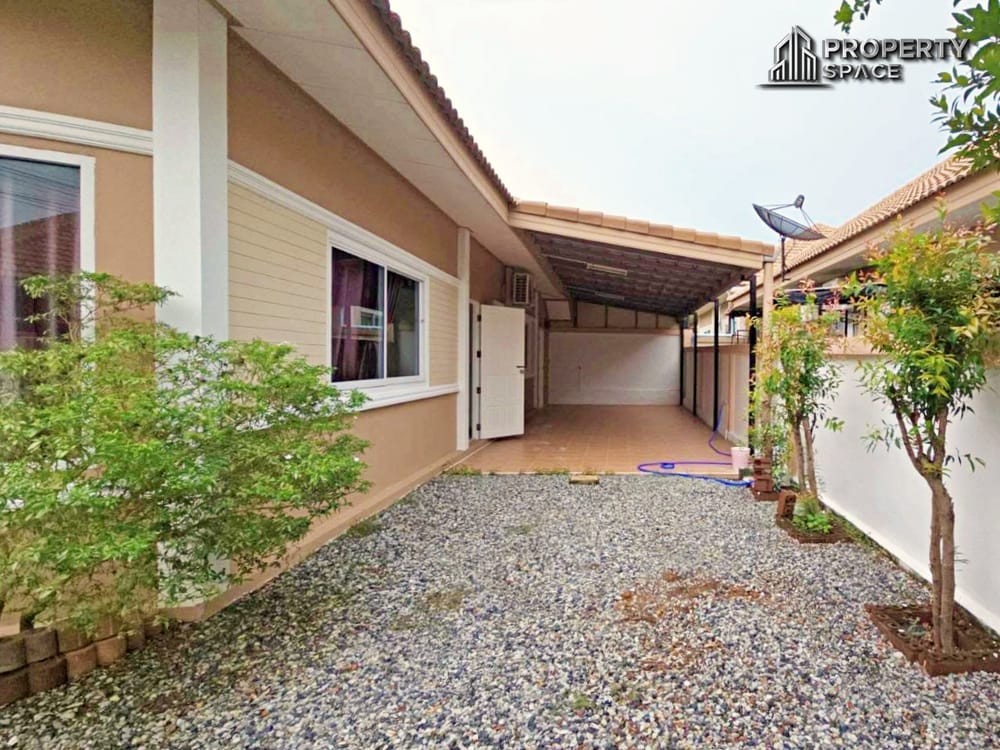 Family Friendly 3 Bedroom House In East Pattaya Near International School For Rent Image 4