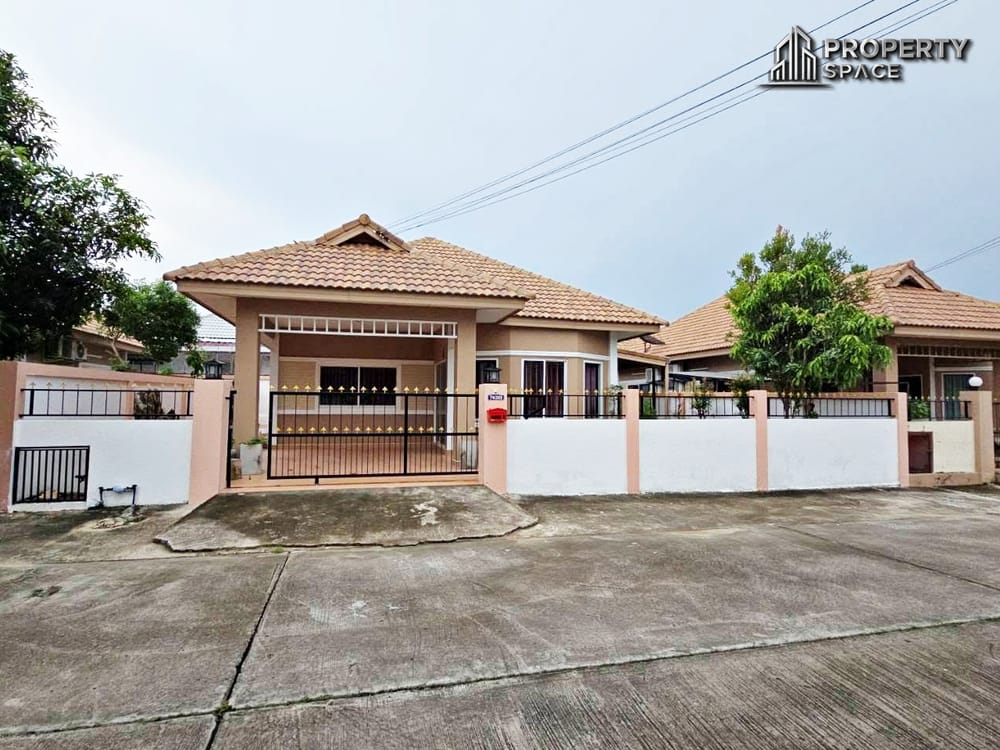Family Friendly 3 Bedroom House In East Pattaya Near International School For Rent Image 3