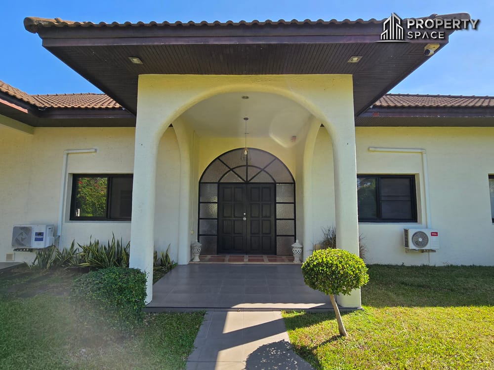 Tropical 4 Bedroom Pool Villa In East Pattaya For Rent Image 6