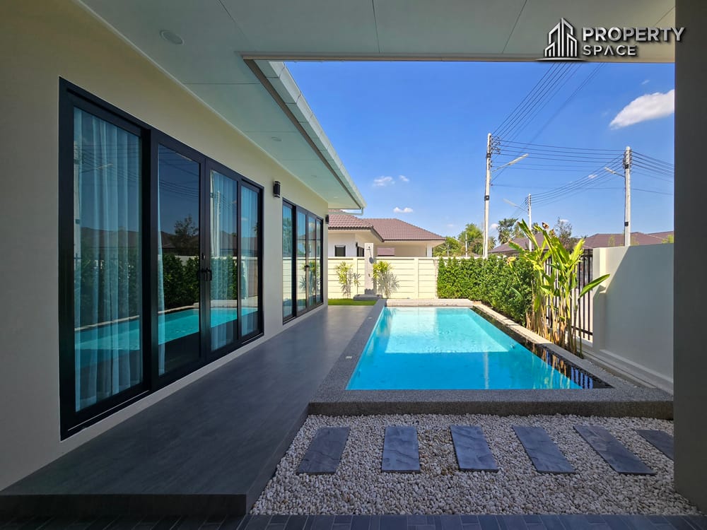 Modern 3 Bedroom Pool Villa In Huai Yai Pattaya With 24 Hour Security Image 4