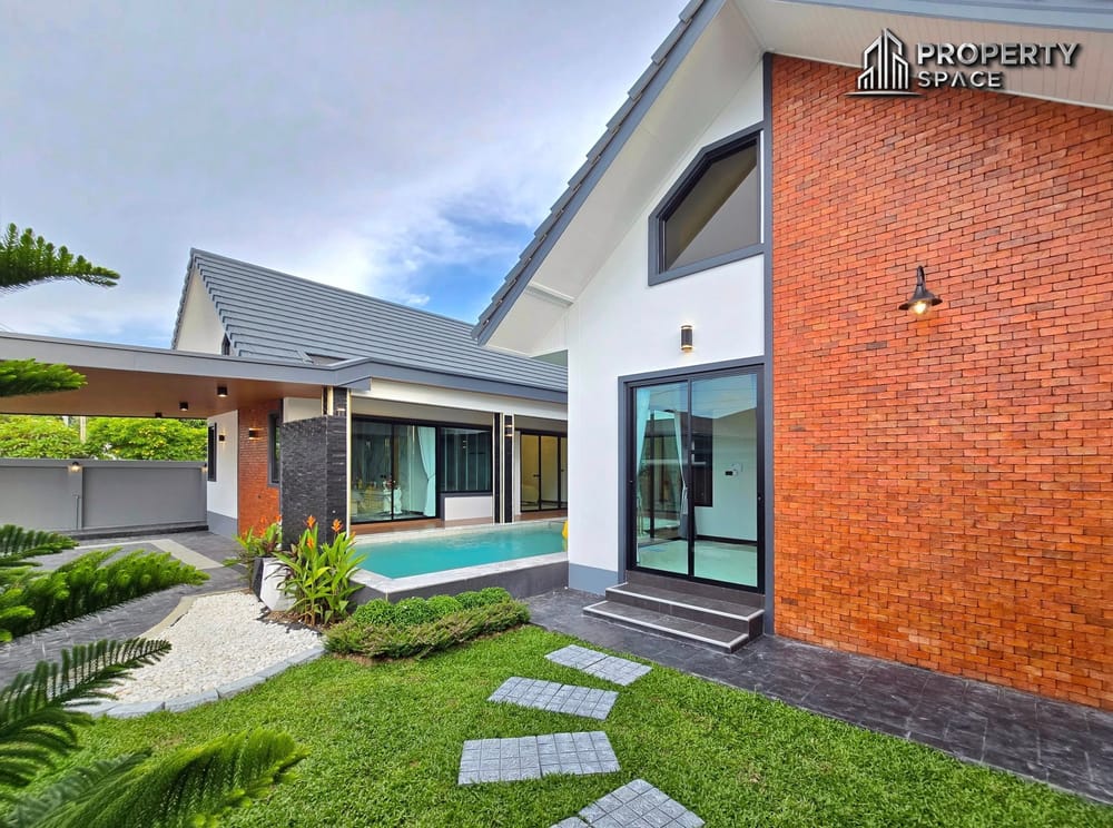 Stylish Modern 3 Bedroom Private Pool Villa In Mabprachan Lake For Sale Image 1
