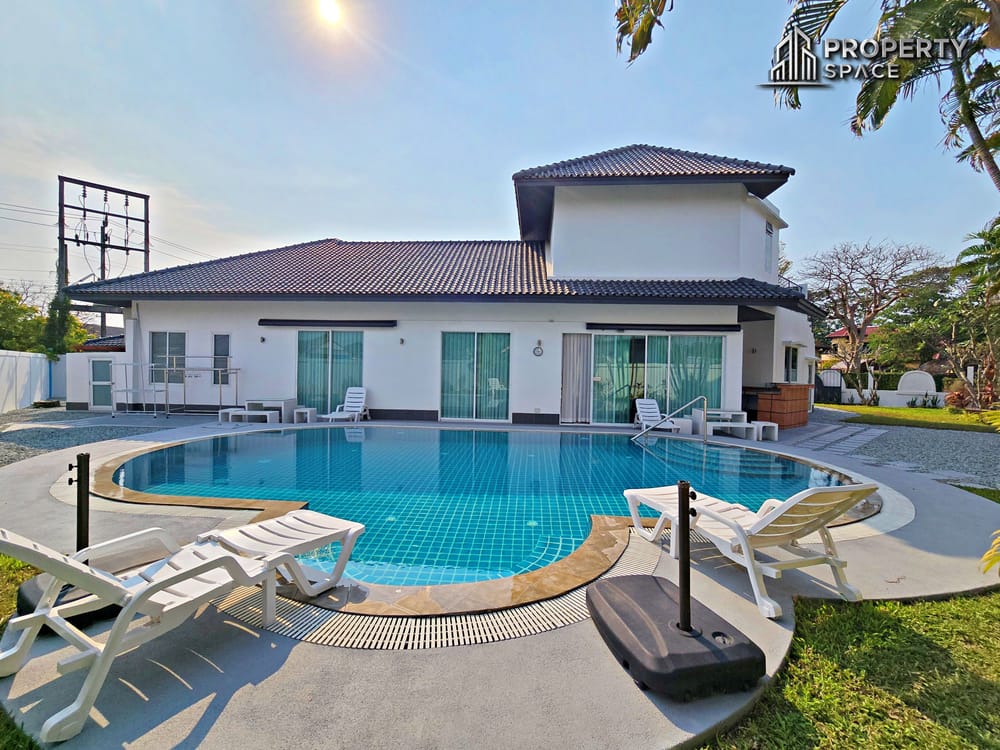 Unique Design 4 Bedrooms Pool Villa In Soi Siam East Pattaya For Rent Image 1