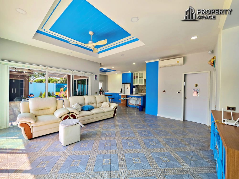 Spacious 5 Bedroom Villa For Sale in Baan Pattaya 5 Huay Yai Image 6