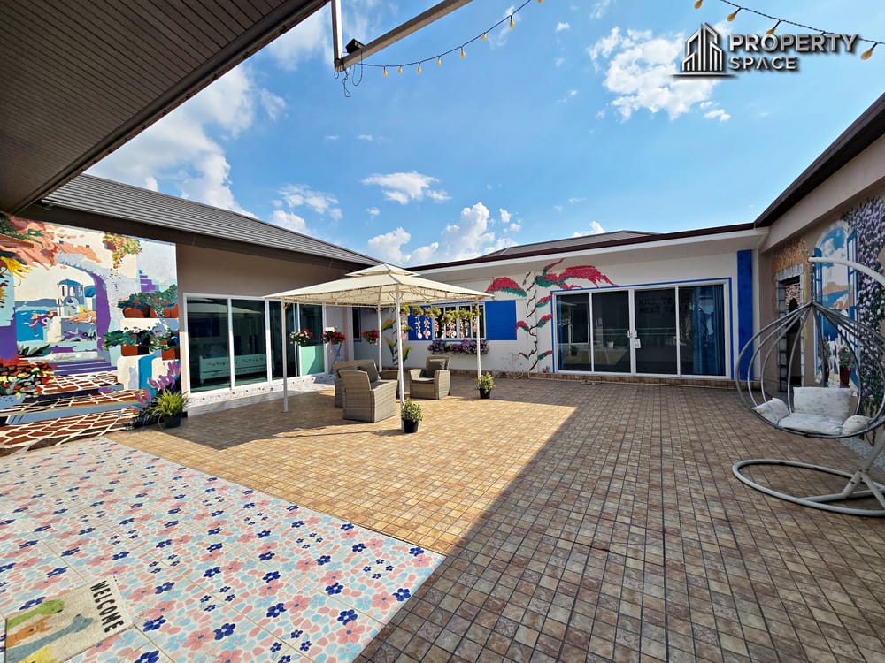 Spacious 5 Bedroom Villa For Sale in Baan Pattaya 5 Huay Yai Image 4