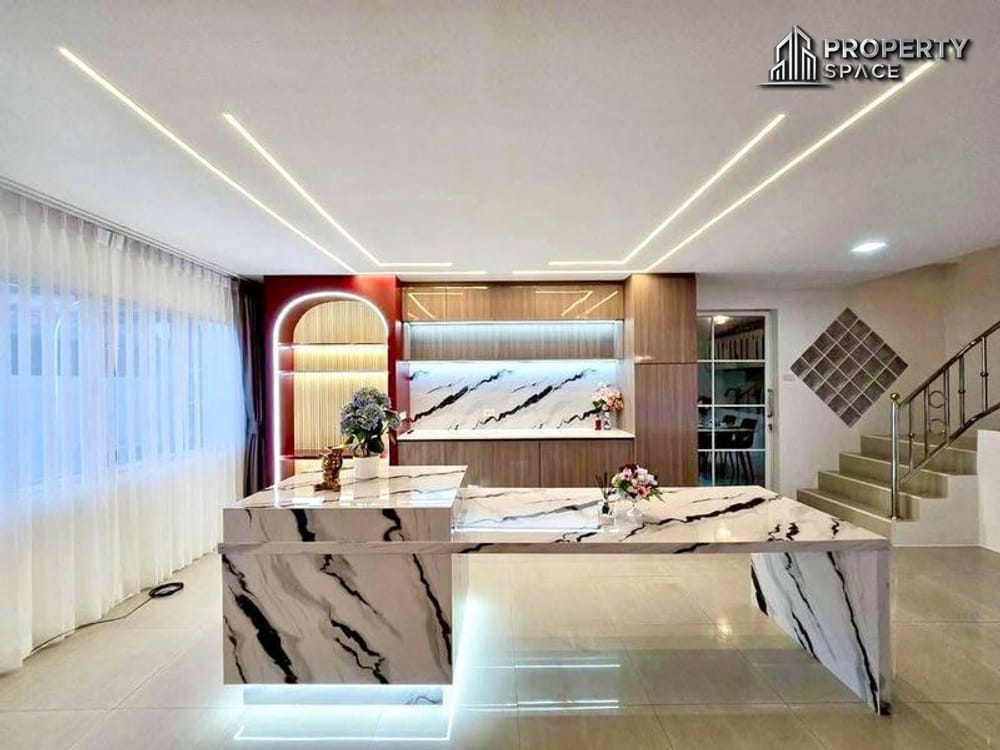 Two story 4 Bedroom House In Soi Khao Noi Pattaya For Rent Image 6